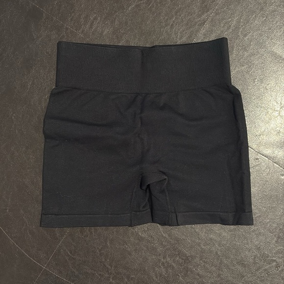 Shorts - Picture 2 of 8